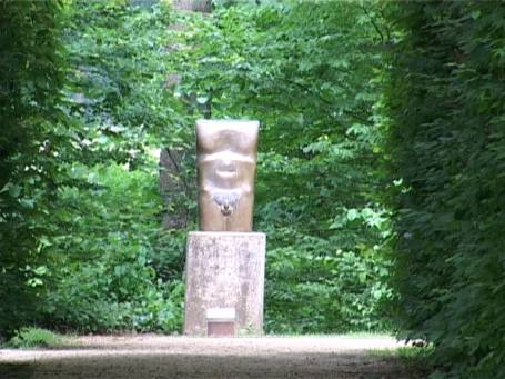 Bedburg-Hau : Museum Schloss Moyland, Schlosspark, Skulptur "Männlicher Torso" von Hannelore Köhler